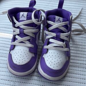 Nike Air Jordan AJI Mid Purple Venom
White Shoes DQ8425-511 Toddlers Size 9c